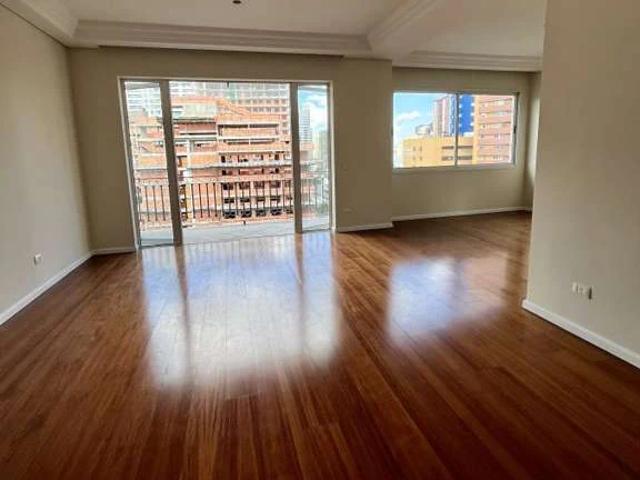 Apartamento para Venda em Curitiba/PR Batel 4 Quartos