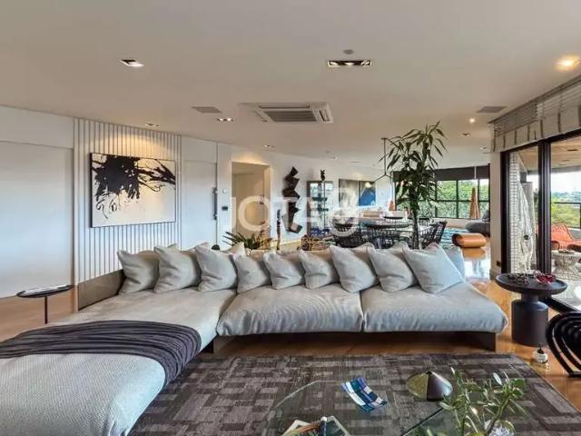 Apartamento para Venda em Curitiba/PR Batel 4 Quartos