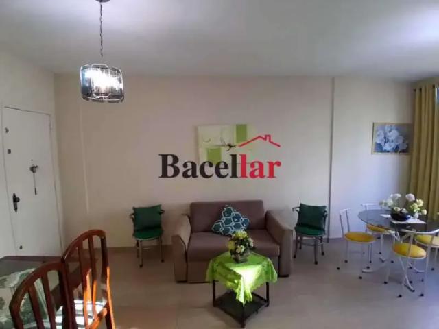 Apartamento para Venda em Cabo Frio/RJ Braga 3 Quartos