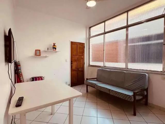 Apartamento para Venda em Cabo Frio/RJ Centro 2 Quartos
