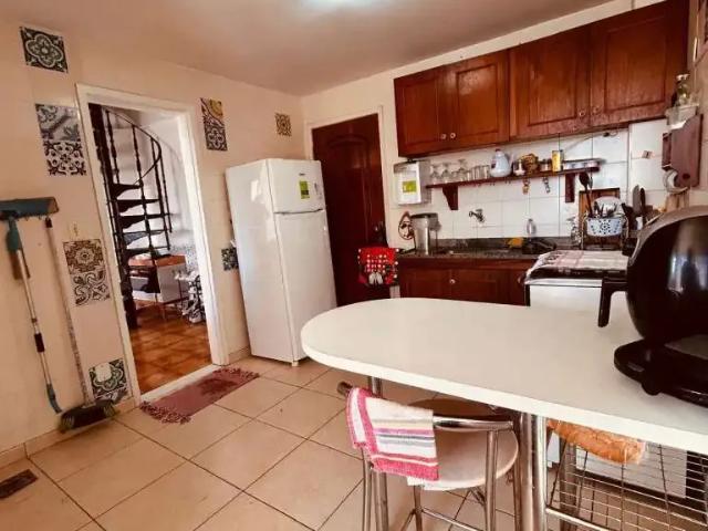 Apartamento para Venda em Cabo Frio/RJ Centro 3 Quartos