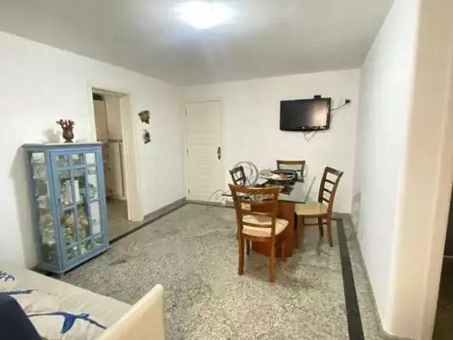 Apartamento para Venda em Cabo Frio/RJ Praia do Forte 2 Quartos