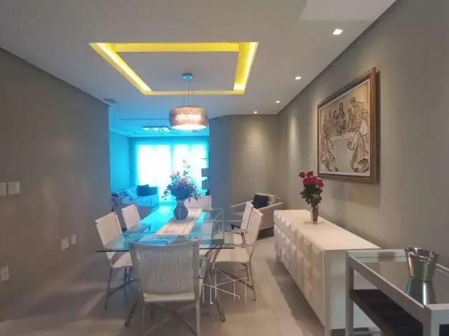 Apartamento para Venda em Cabo Frio/RJ Praia do Forte 3 Quartos