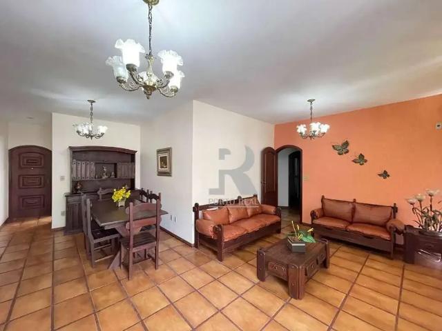 Apartamento para Venda em Cabo Frio/RJ Praia do Forte 3 Quartos