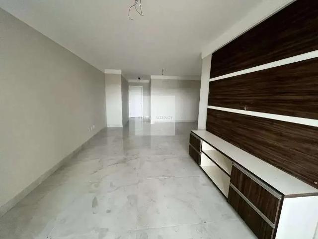 Apartamento para Venda em Cabo Frio/RJ Praia do Forte 4 Quartos