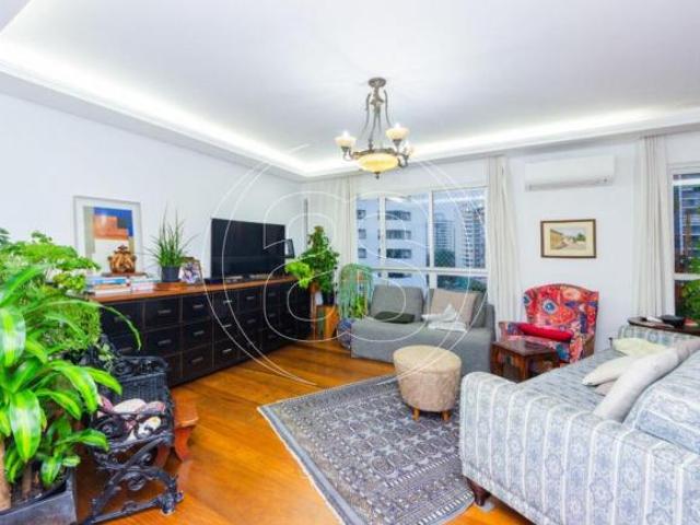 Apartamento para venda em Campo Belo com 4 quartos, sendo 1 suíte, 180m²