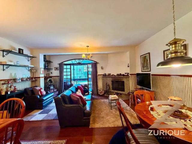 Apartamento para Venda em Campos do Jordão/SP Vila Iara 4 Quartos