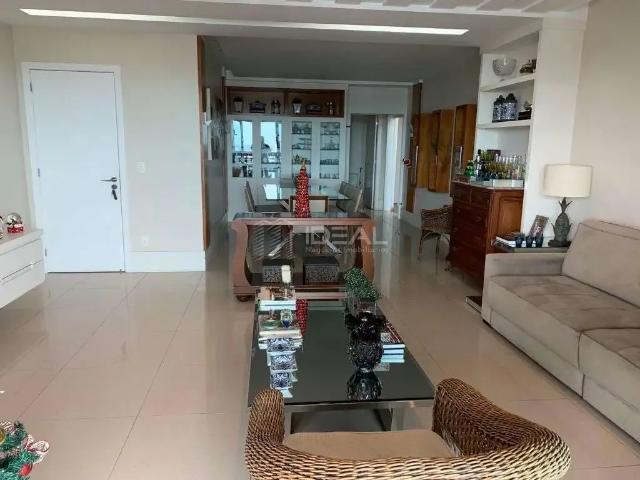 Apartamento para Venda em Campos dos Goytacazes/RJ Centro 4 Quartos