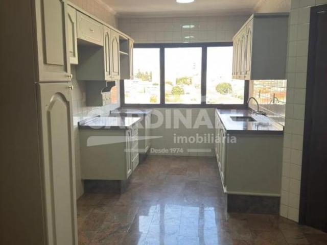 Apartamento para venda em Centro de 173.00m² com 3 Quartos, 1 Suite e 2 Garagens