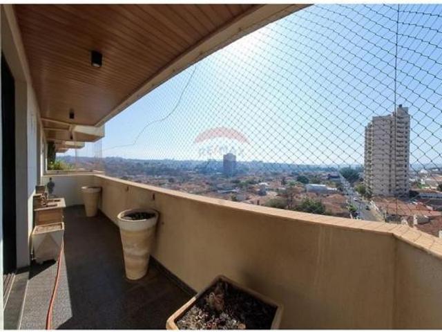 Apartamento para venda em Centro de 197.88m² com 3 Quartos, 1 Suite e 2 Garagens