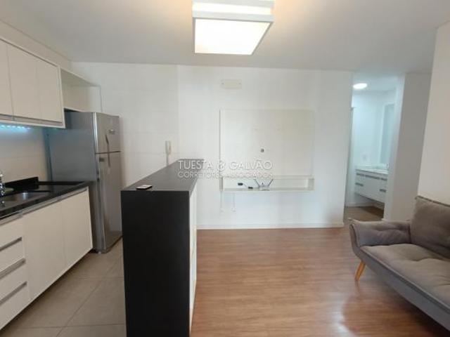 Apartamento para venda em Champagnat de 45.00m² com 1 Quarto e 1 Garagem
