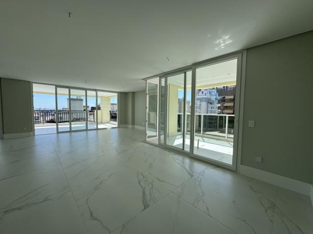 Apartamento para Venda em Criciúma/SC Centro 4 Quartos