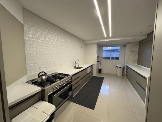 Apartamento para Venda em Criciúma/SC Centro 4 Quartos