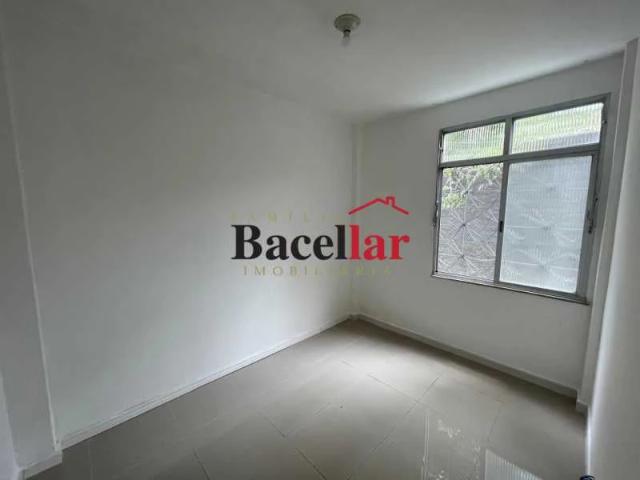Apartamento para Venda em Duque de Caxias/RJ Vila Paula 3 Quartos