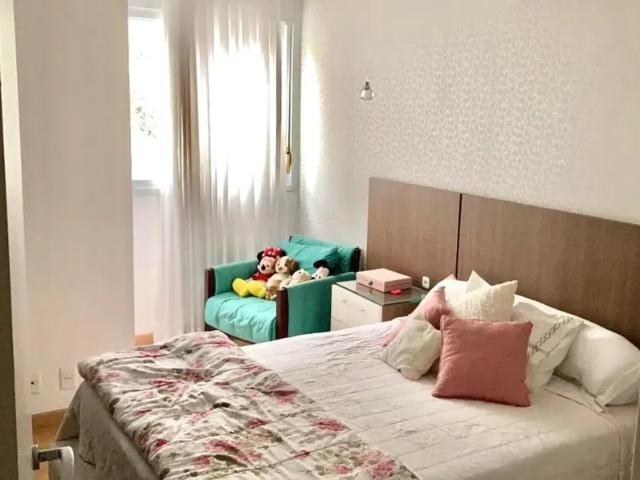 Apartamento para Venda em Florianópolis, Cacupé, 4 dormitórios, 3 suítes, 5 banheiros, 2 vagas