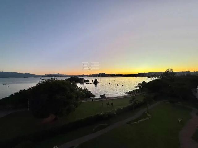 Apartamento para Venda em Florianópolis/SC Abraão 5 Quartos