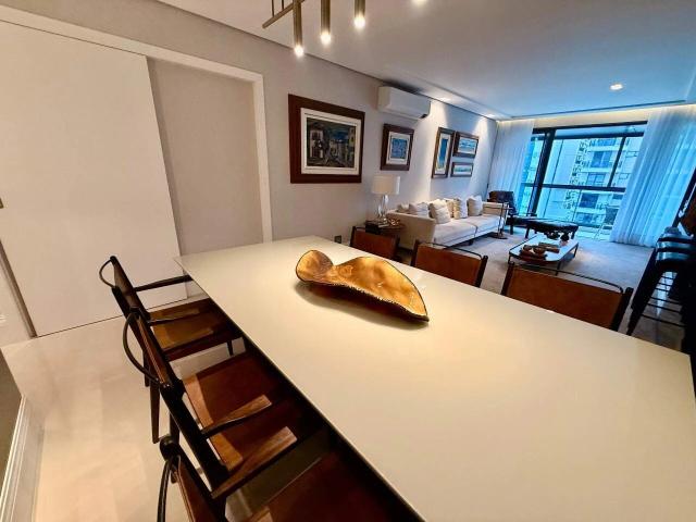 Apartamento para Venda em Florianópolis/SC Centro 3 Quartos