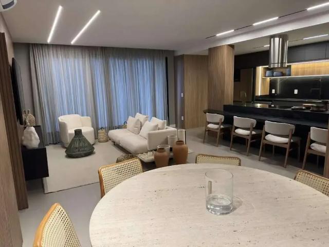 Apartamento para Venda em Florianópolis/SC Jurerê 4 Quartos