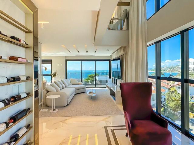Apartamento para Venda em Florianópolis/SC Jurerê 4 Quartos