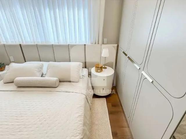 Apartamento para Venda em Florianópolis/SC Jurerê 4 Quartos