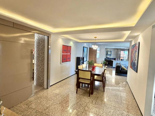 Apartamento para Venda em Fortaleza/CE Meireles 4 Quartos