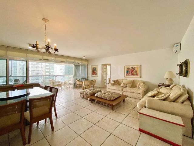 Apartamento para Venda em Guarujá/SP Pitangueiras 3 Quartos