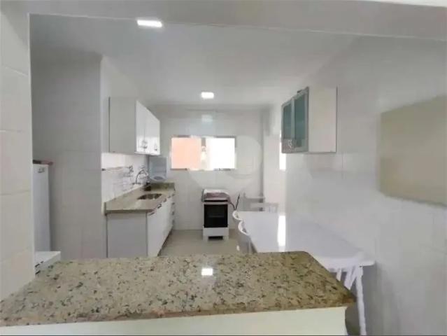 Apartamento para Venda em Guarujá/SP Pitangueiras 3 Quartos