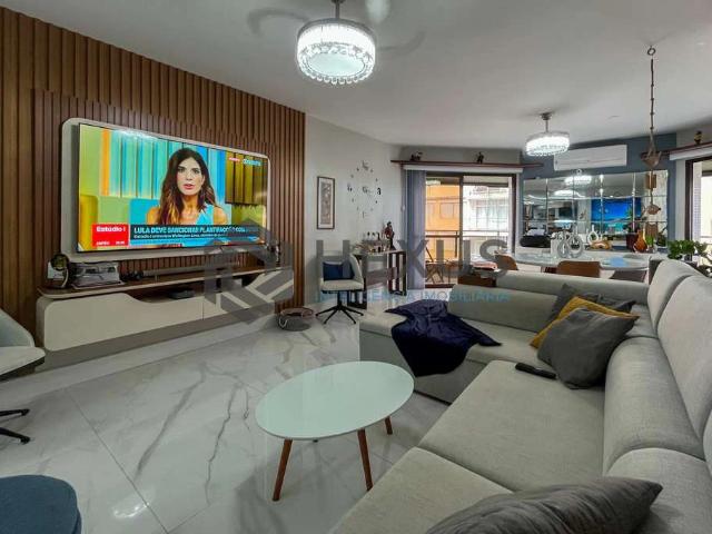 Apartamento para Venda em Guarujá/SP Pitangueiras 3 Quartos