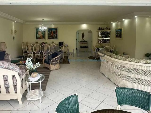 Apartamento para Venda em Guarujá/SP Pitangueiras 4 Quartos