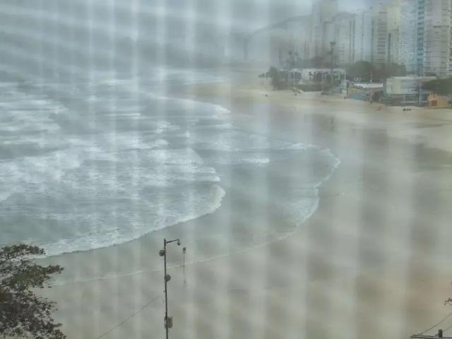 Apartamento para Venda em Guarujá/SP Pitangueiras 4 Quartos