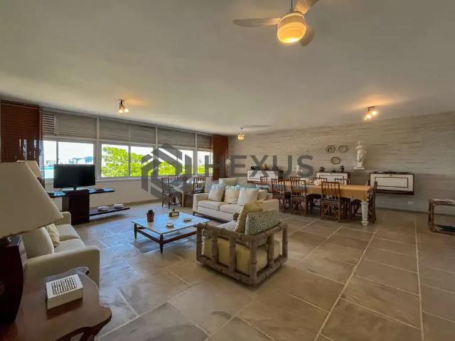 Apartamento para Venda em Guarujá/SP Pitangueiras 4 Quartos