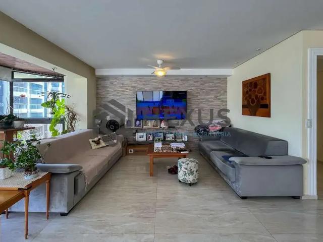 Apartamento para Venda em Guarujá/SP Pitangueiras 4 Quartos