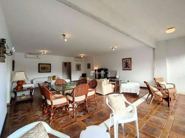 Apartamento para Venda em Guarujá/SP Pitangueiras 5 Quartos