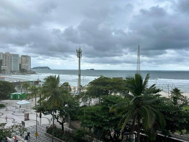 Apartamento para Venda em Guarujá/SP Pitangueiras 5 Quartos