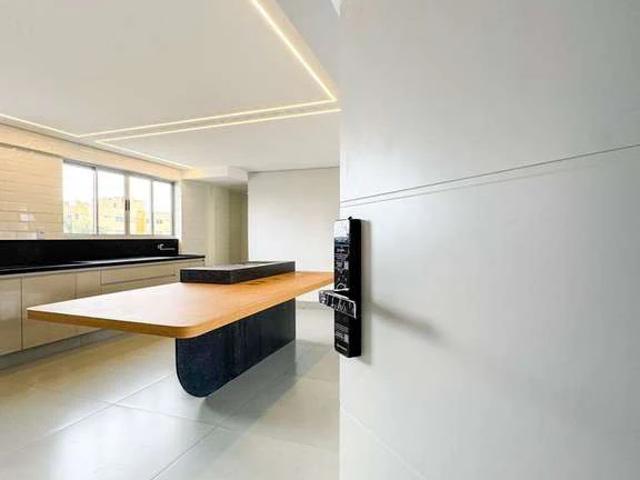 Apartamento para Venda em Goiânia/GO Setor Bueno 3 Quartos
