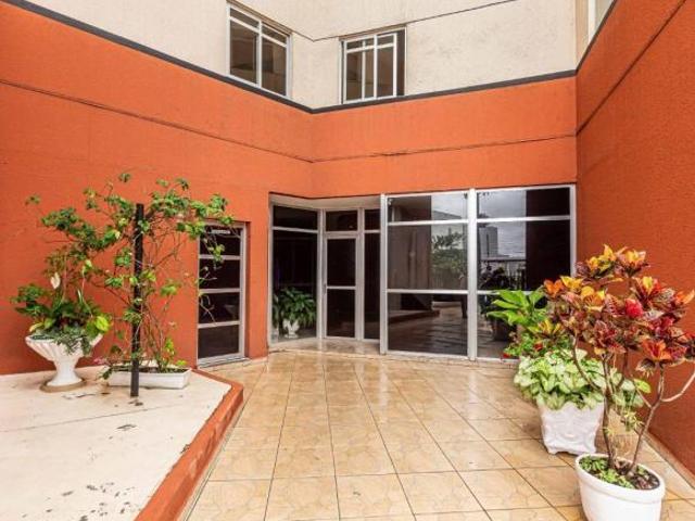 Apartamento para venda em Hauer de 77.79m² com 3 Quartos e 2 Garagens