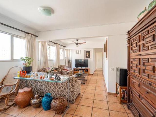 Apartamento para venda em Itaim Bibi com 3 quartos, sendo 1 suíte, 121m²