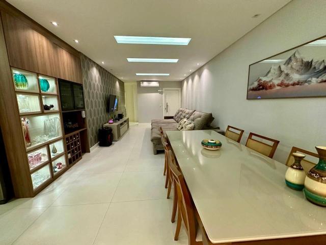 Apartamento para Venda em Itapema/SC Meia Praia 3 Quartos