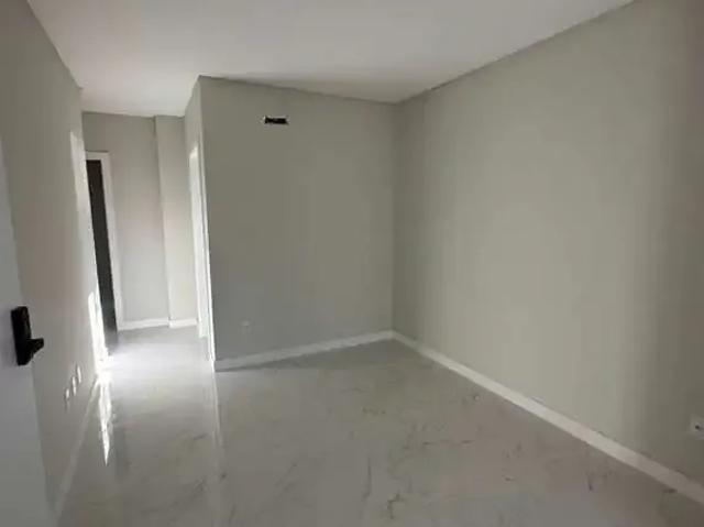Apartamento para Venda em Itapema/SC Meia Praia 3 Quartos