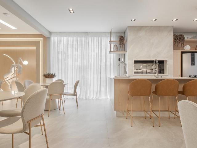 Apartamento para Venda em Itapema/SC Meia Praia 3 Quartos