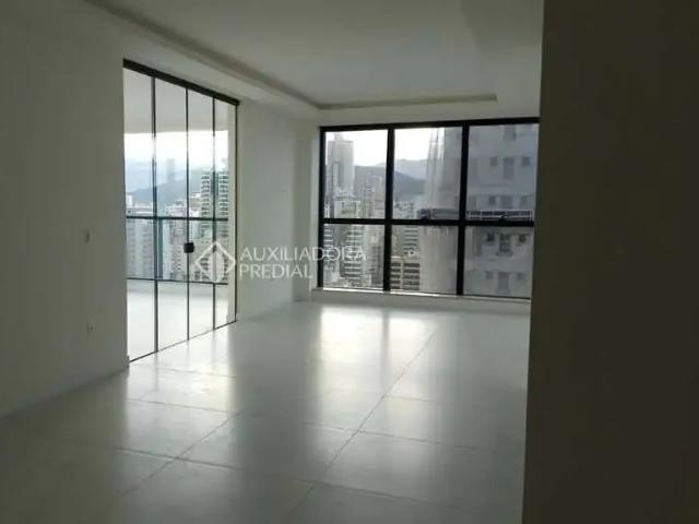 Apartamento para Venda em Itapema/SC Meia Praia 3 Quartos