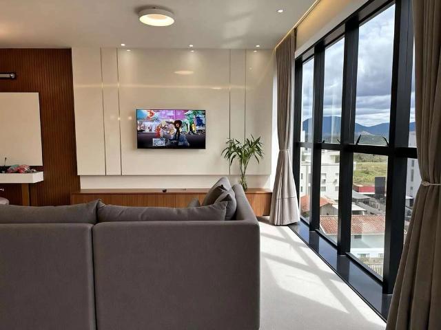 Apartamento para Venda em Itapema/SC Meia Praia 3 Quartos