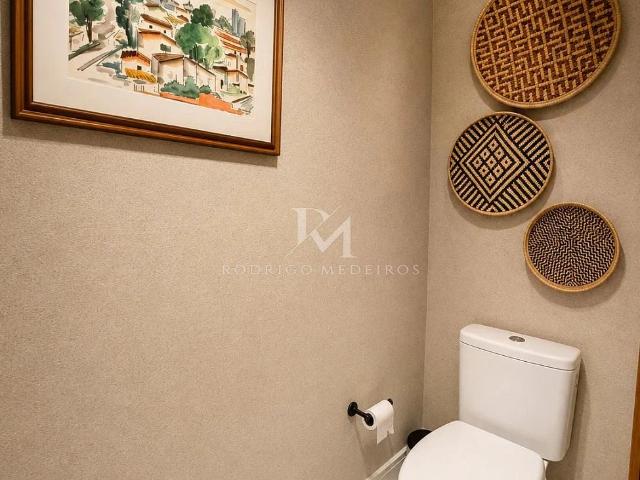 Apartamento para Venda em Itapema/SC Meia Praia 3 Quartos