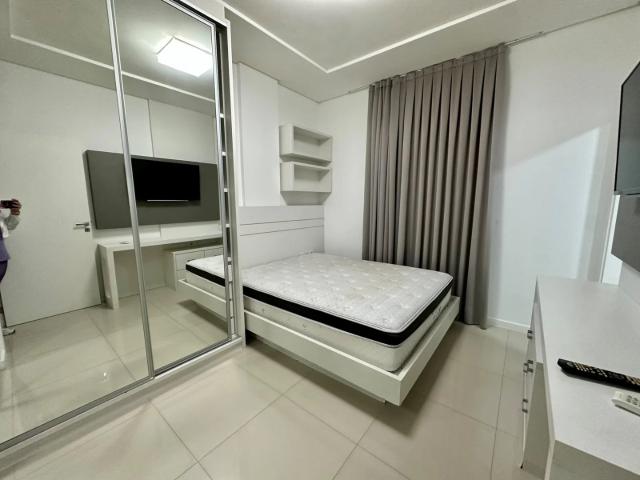 Apartamento para Venda em Itapema/SC Meia Praia 3 Quartos