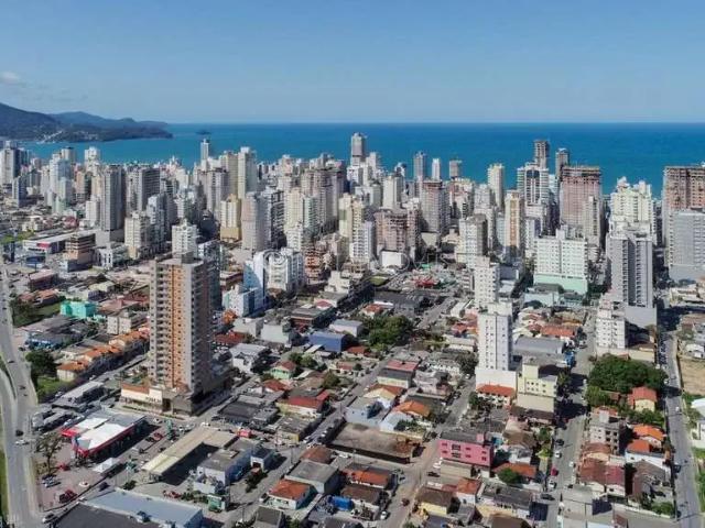 Apartamento para Venda em Itapema/SC Meia Praia 3 Quartos