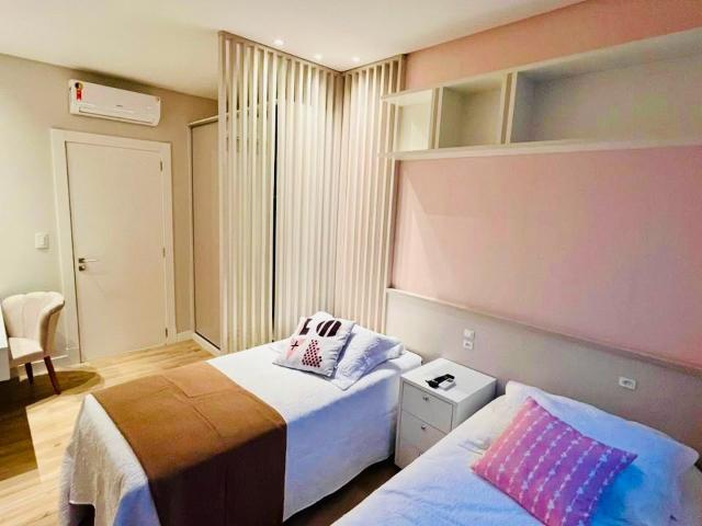 Apartamento para Venda em Itapema/SC Meia Praia 4 Quartos