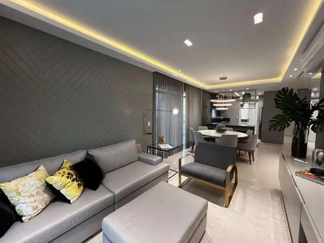 Apartamento para Venda em Itapema/SC Meia Praia 4 Quartos