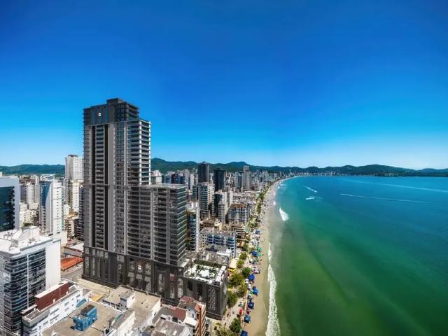 Apartamento para Venda em Itapema/SC Meia Praia 4 Quartos