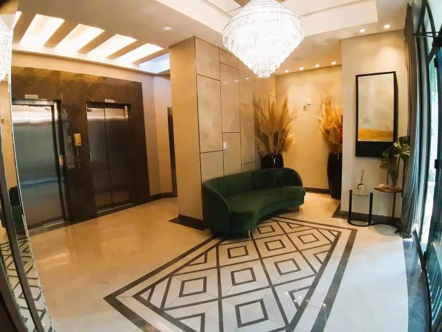 Apartamento para Venda em Itapema/SC Meia Praia 4 Quartos