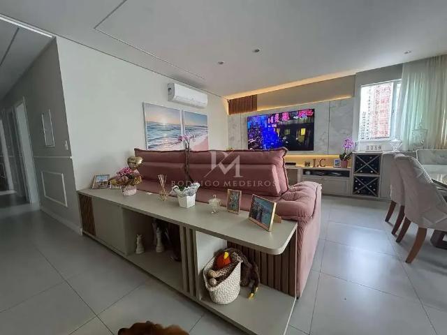 Apartamento para Venda em Itapema/SC Meia Praia 4 Quartos